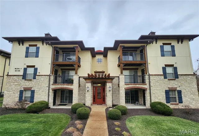 $225,000 | 431 Bordeaux Way, St. Peters, MO 63376