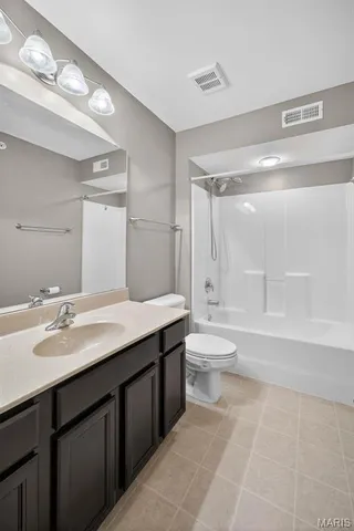 $225,000 | 431 Bordeaux Way, St. Peters, MO 63376