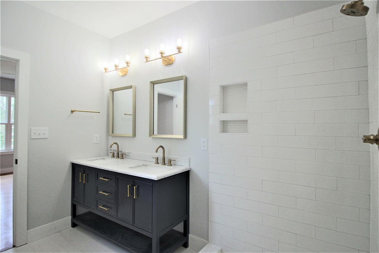 611 South East Street Raleigh, NC 27601 - Photo 11 of 19 Master Bath/Spa
