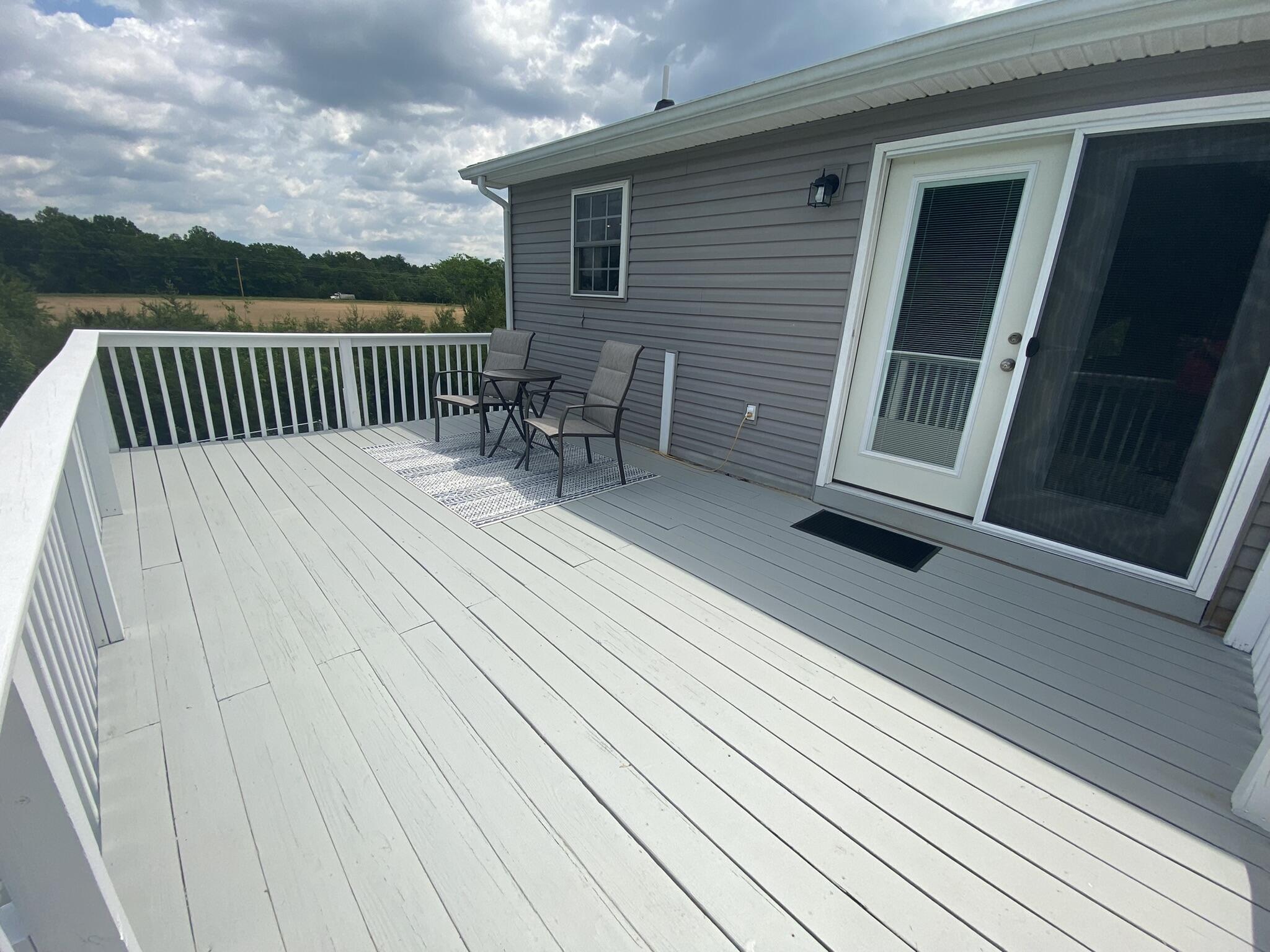 240 Carroll Road Hardy, VA 24101 - Photo 26 of 66 26 Upper Deck
