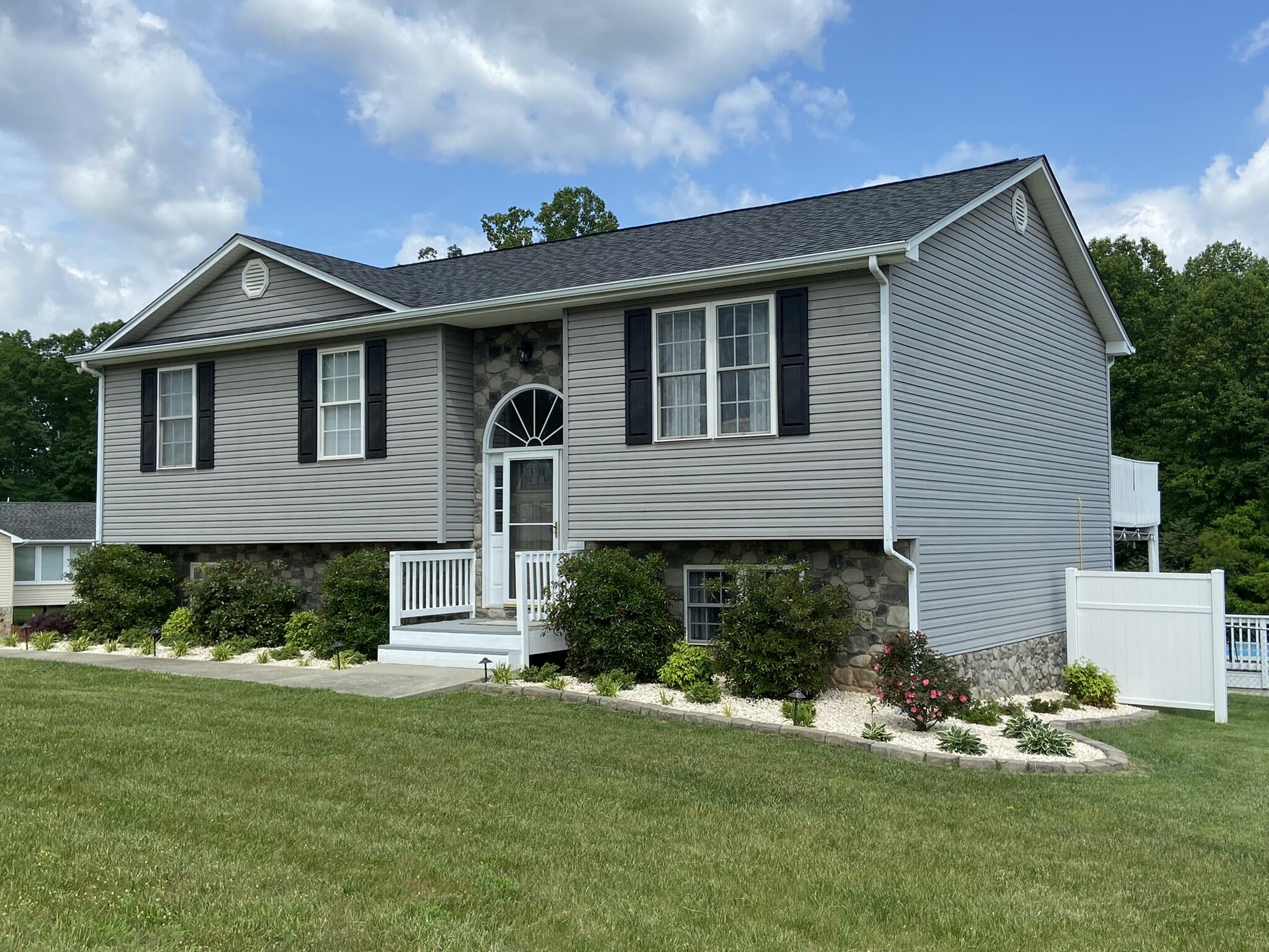 240 Carroll Road Hardy, VA 24101 - Photo 31 of 66 31 Front