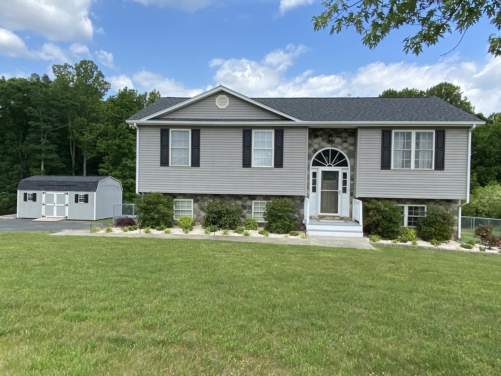 240 Carroll Road Hardy, VA 24101 - Photo 66 of 66 66 Front