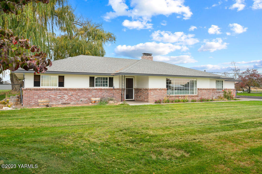3512 Wiley Road Yakima, WA 98903 - Photo 3 of 30 Front