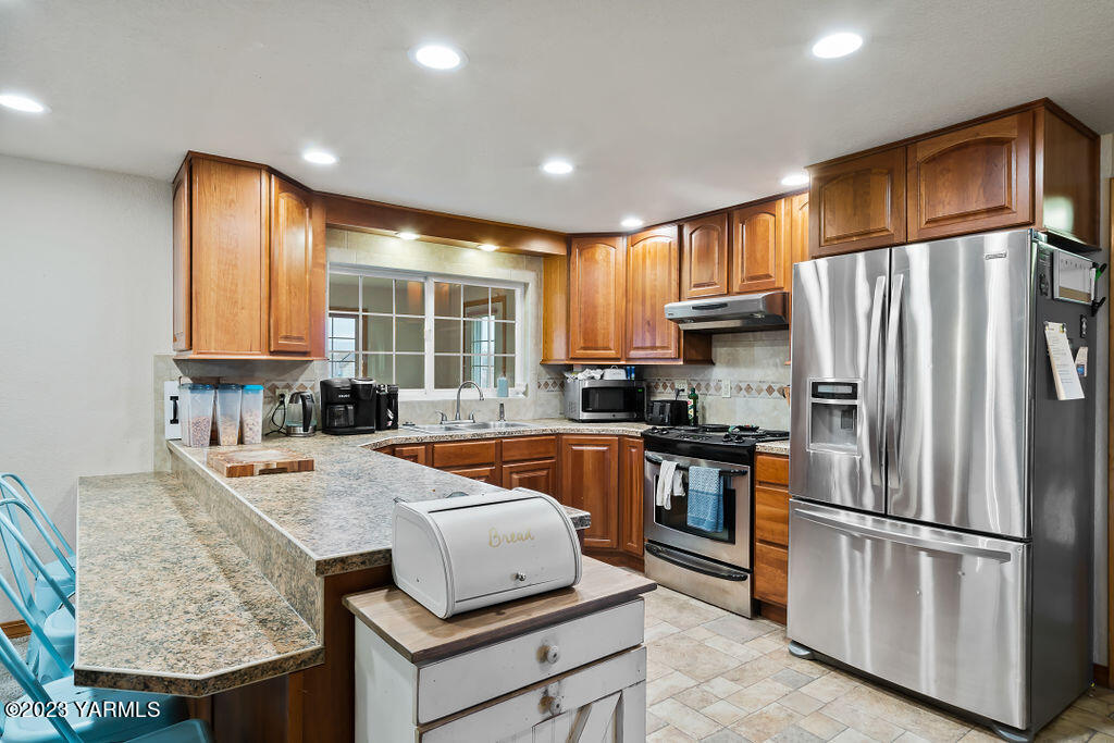 3512 Wiley Road Yakima, WA 98903 - Photo 9 of 30 Kitchen