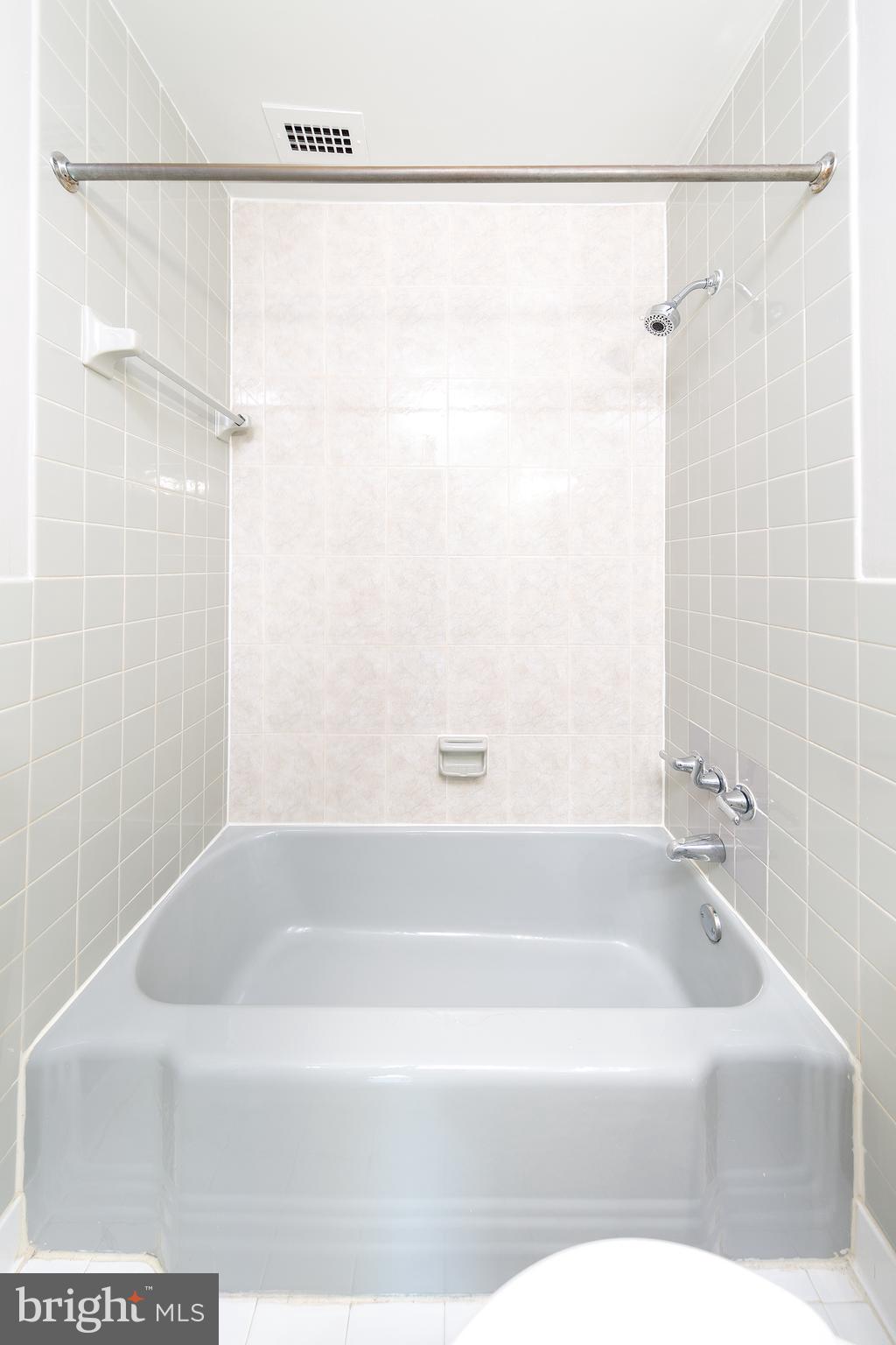 2829 Connecticut Avenue Northwest, Unit 307 Washington, DC 20008 - Photo 7 of 27