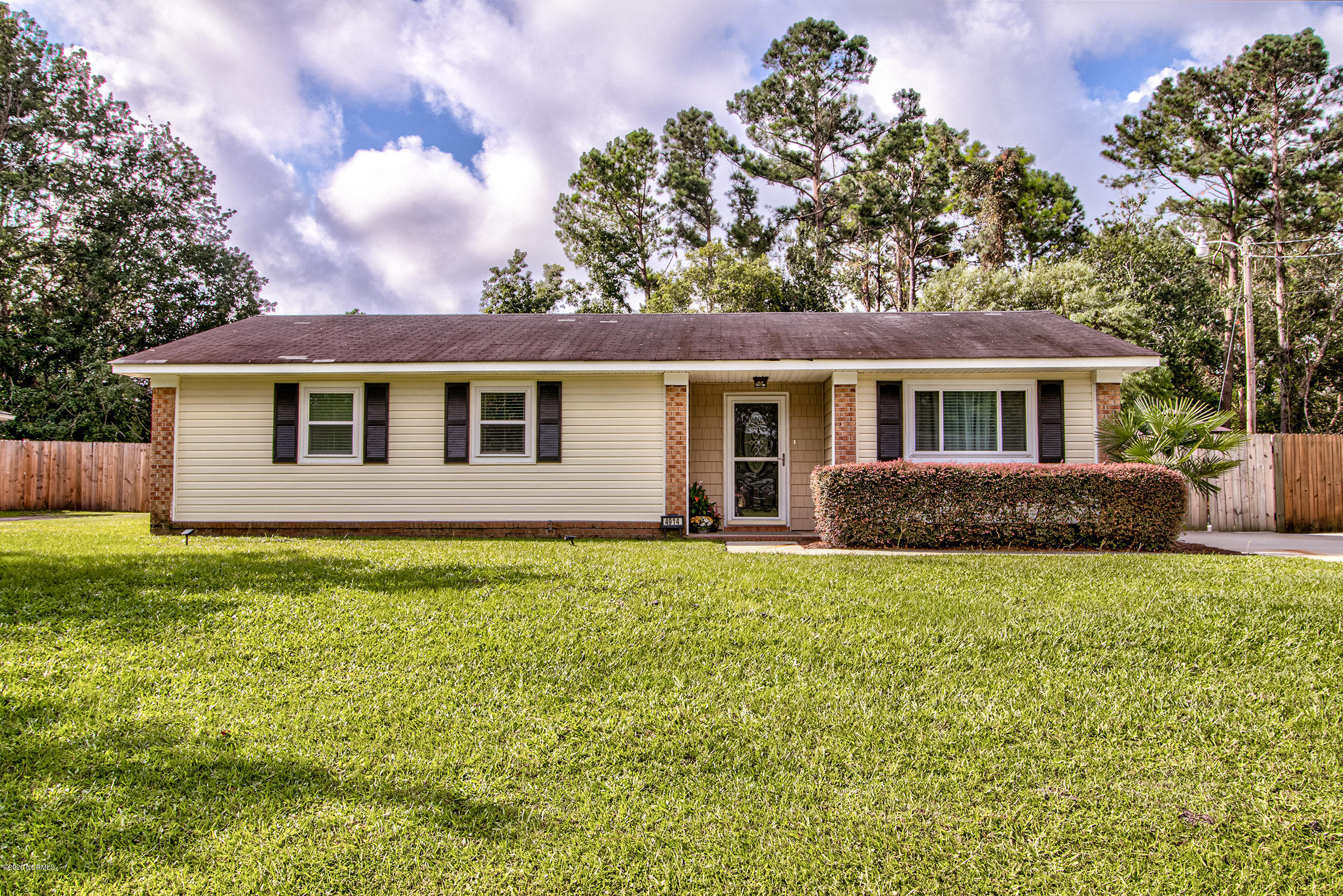 4914 Ivanhoe Road Wilmington, NC 28411 - Photo 1 of 35 IMG_3234_5_6