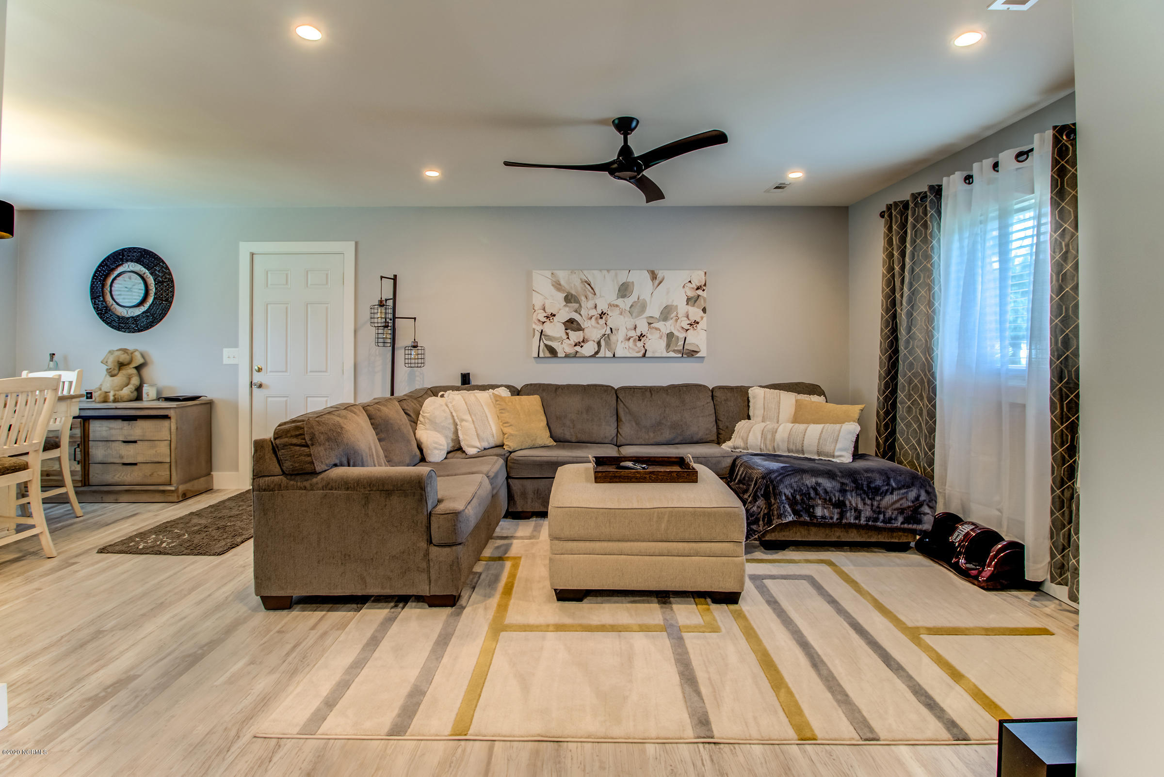 4914 Ivanhoe Road Wilmington, NC 28411 - Photo 2 of 35 IMG_3237_8_9