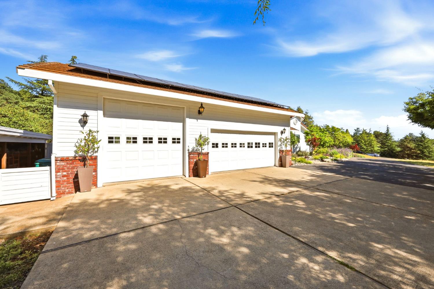 6380 Butterfield Way Placerville, CA 95667 - Photo 85 of 93 a view of a street with a building in the background