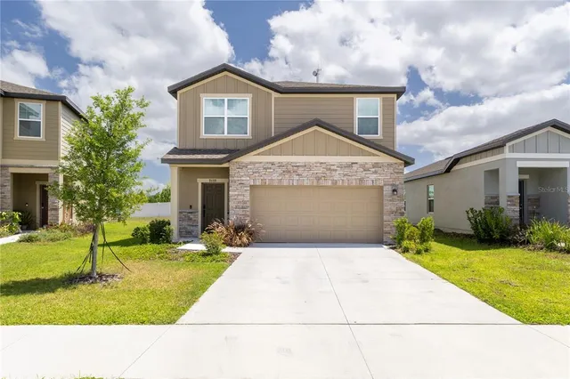 $385,000 | 8688 Sportsman Loop, Groveland, FL 34736