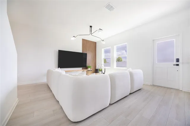 $385,000 | 8688 Sportsman Loop, Groveland, FL 34736