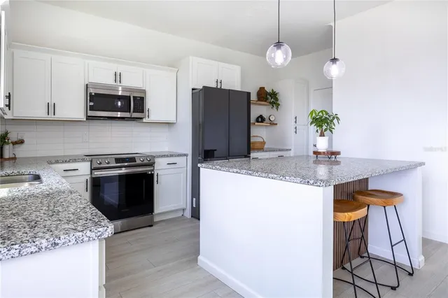 $385,000 | 8688 Sportsman Loop, Groveland, FL 34736