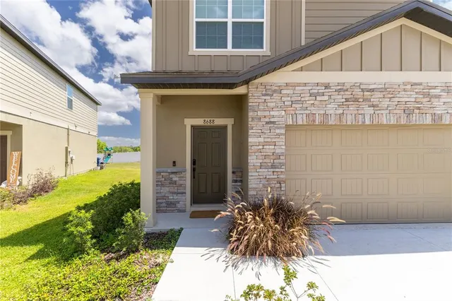 $385,000 | 8688 Sportsman Loop, Groveland, FL 34736