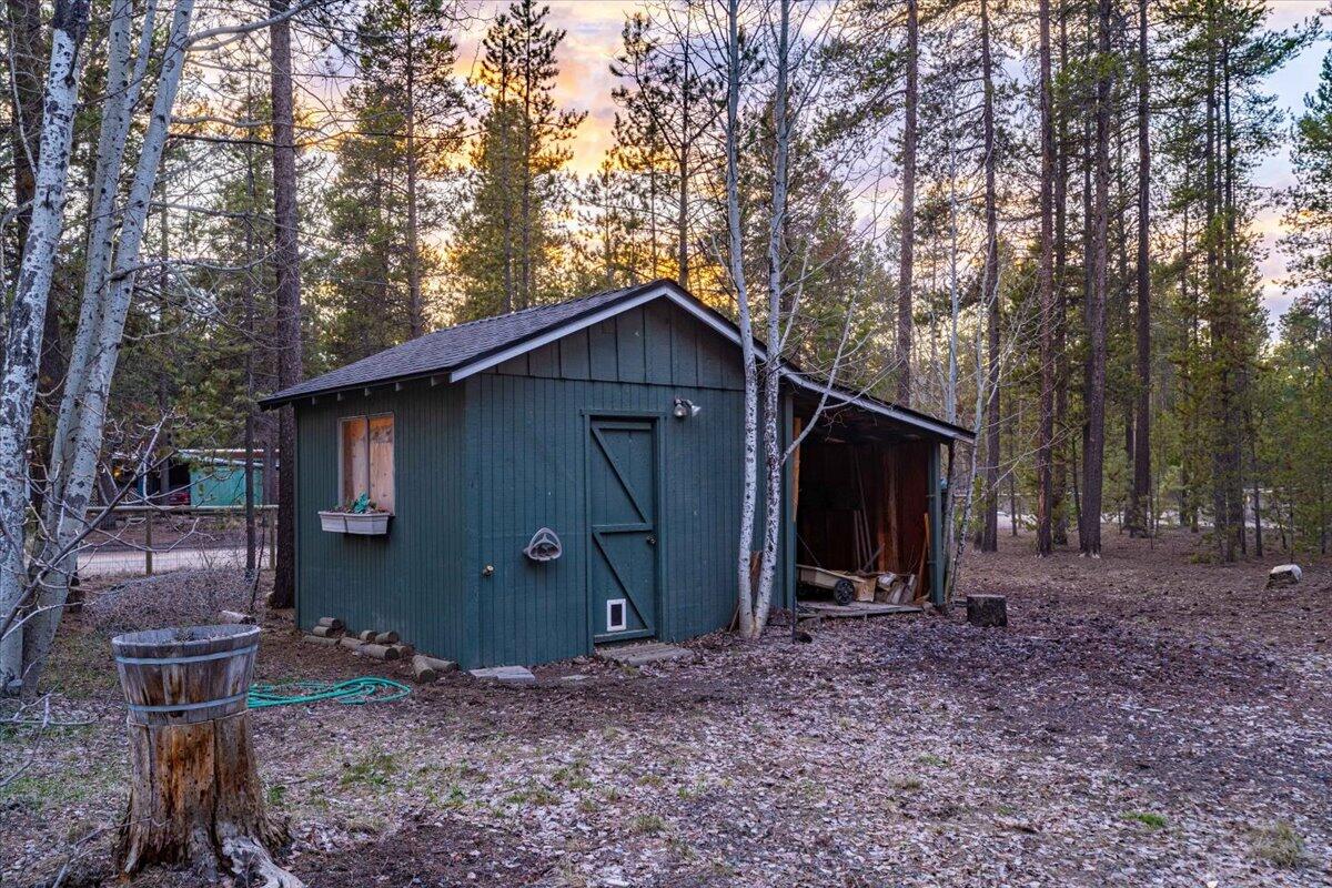 51520 Ash Road La Pine, OR 97739 - Photo 45 of 57 49-Twilight