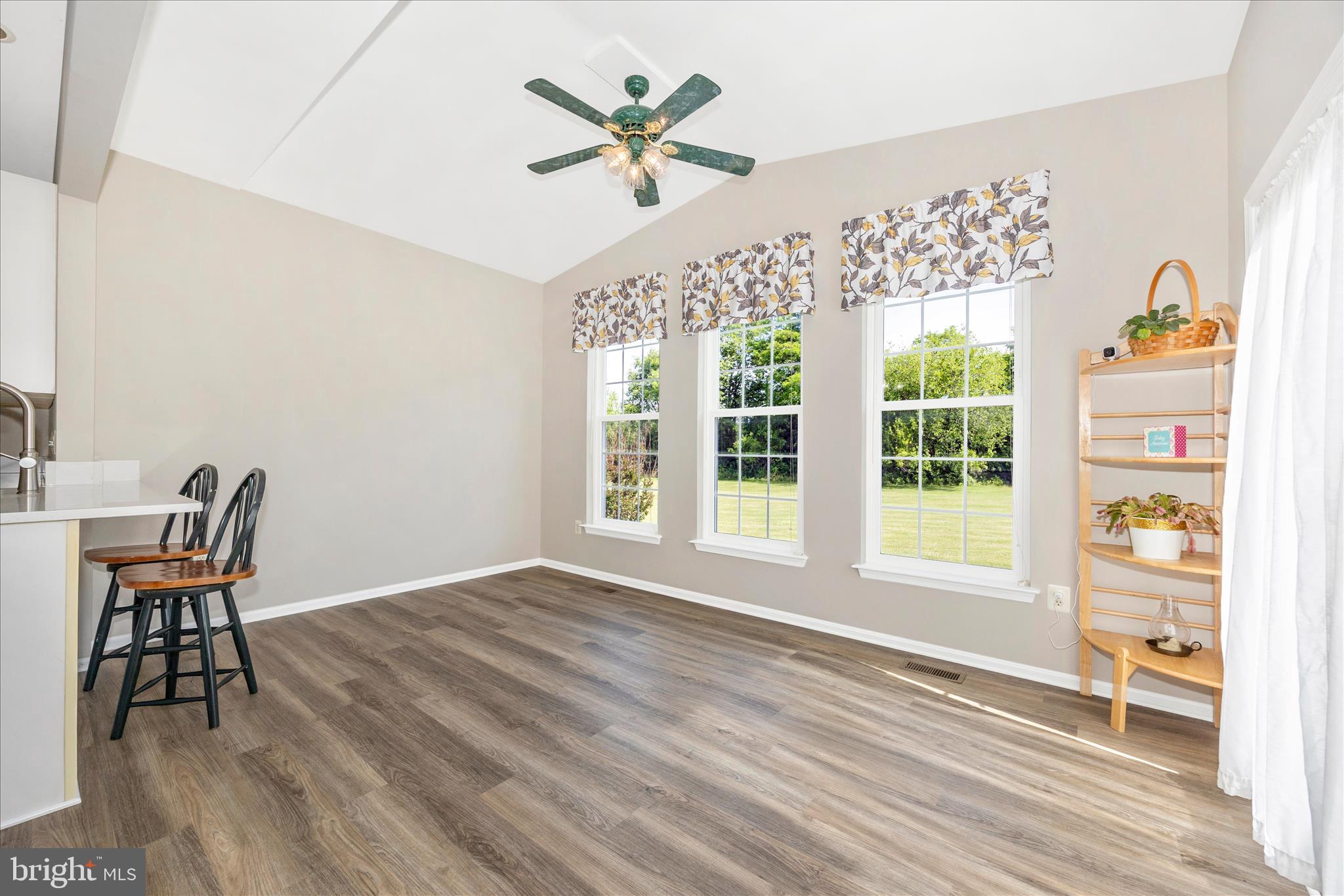 3810 Roundtree Road Jefferson, MD 21755 - Photo 19 of 55 Breakfast Area