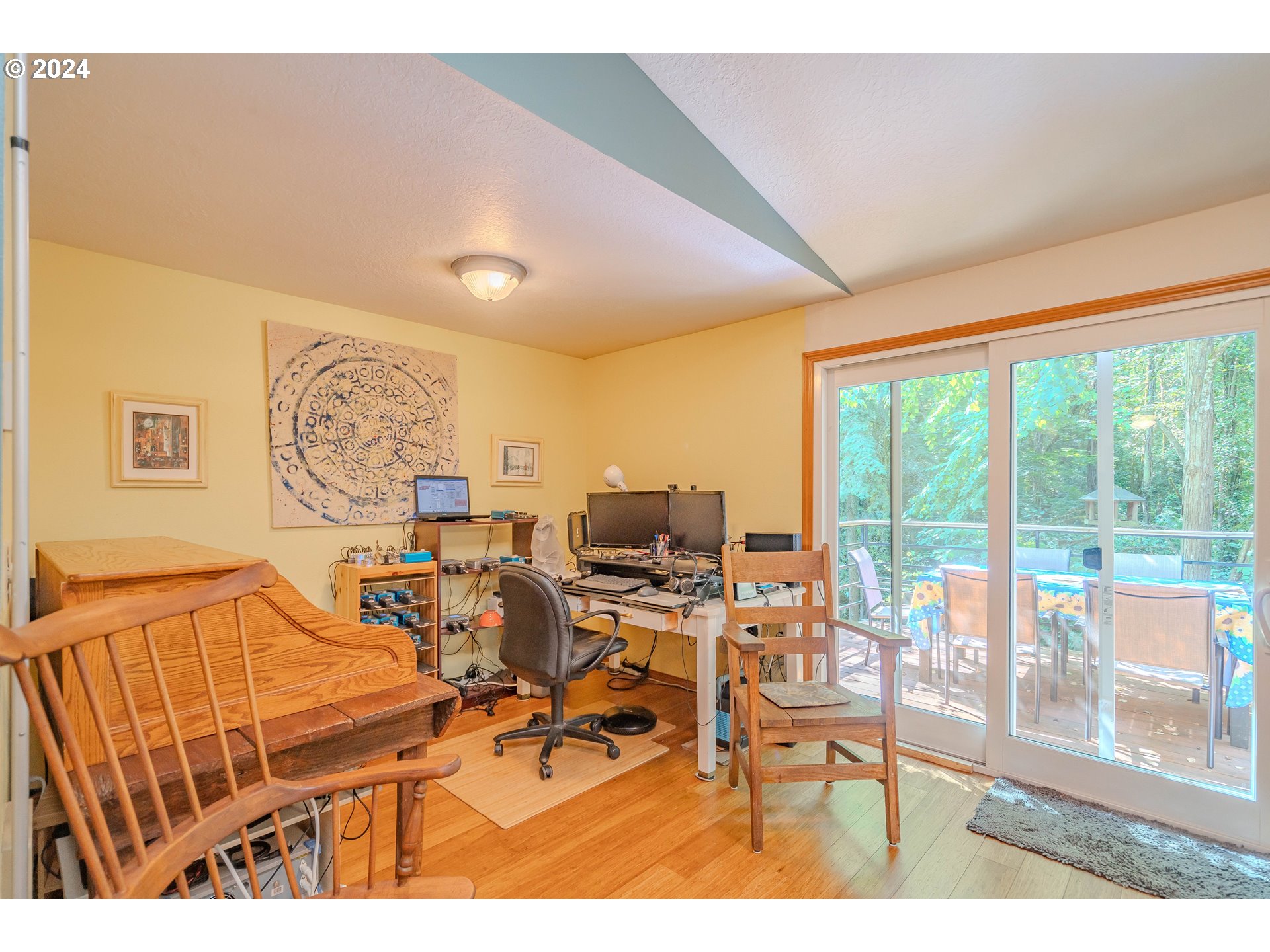 4424 Southwest Freeman Street Portland, OR 97219 - Photo 11 of 41 Gallery Image 11