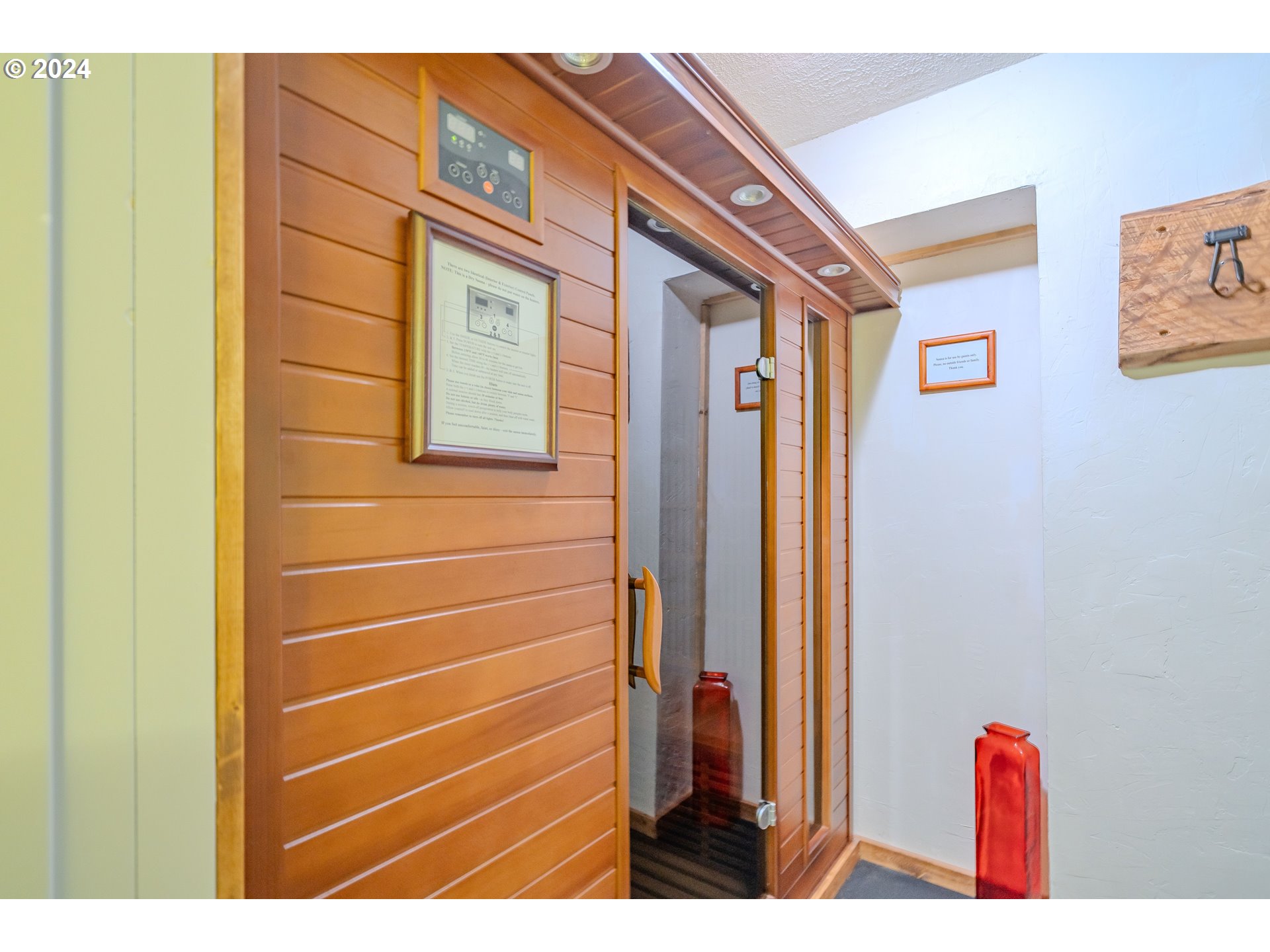 4424 Southwest Freeman Street Portland, OR 97219 - Photo 29 of 41 Gallery Image 29
