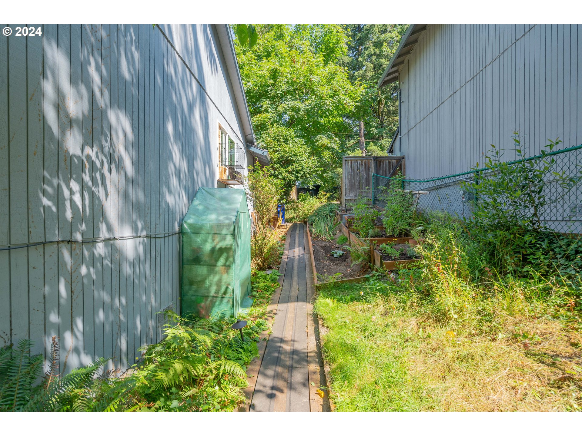 4424 Southwest Freeman Street Portland, OR 97219 - Photo 39 of 41 Gallery Image 39