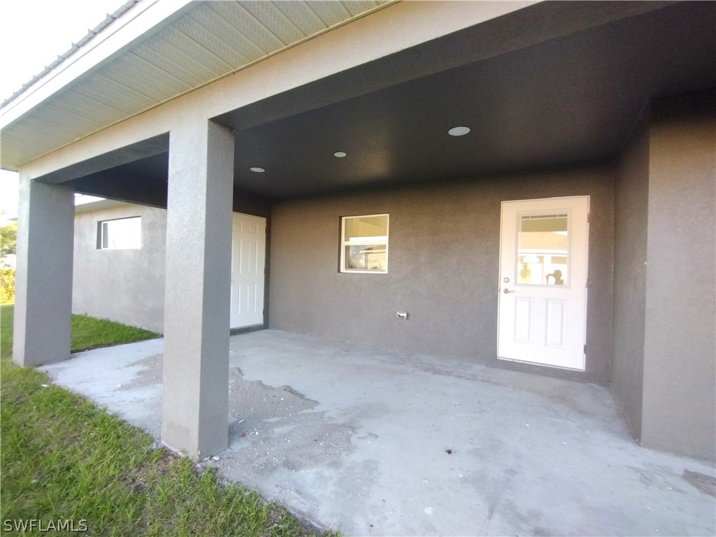 527 David Circle LaBelle, FL 33935 - Photo 31 of 35 a view of an empty room and window