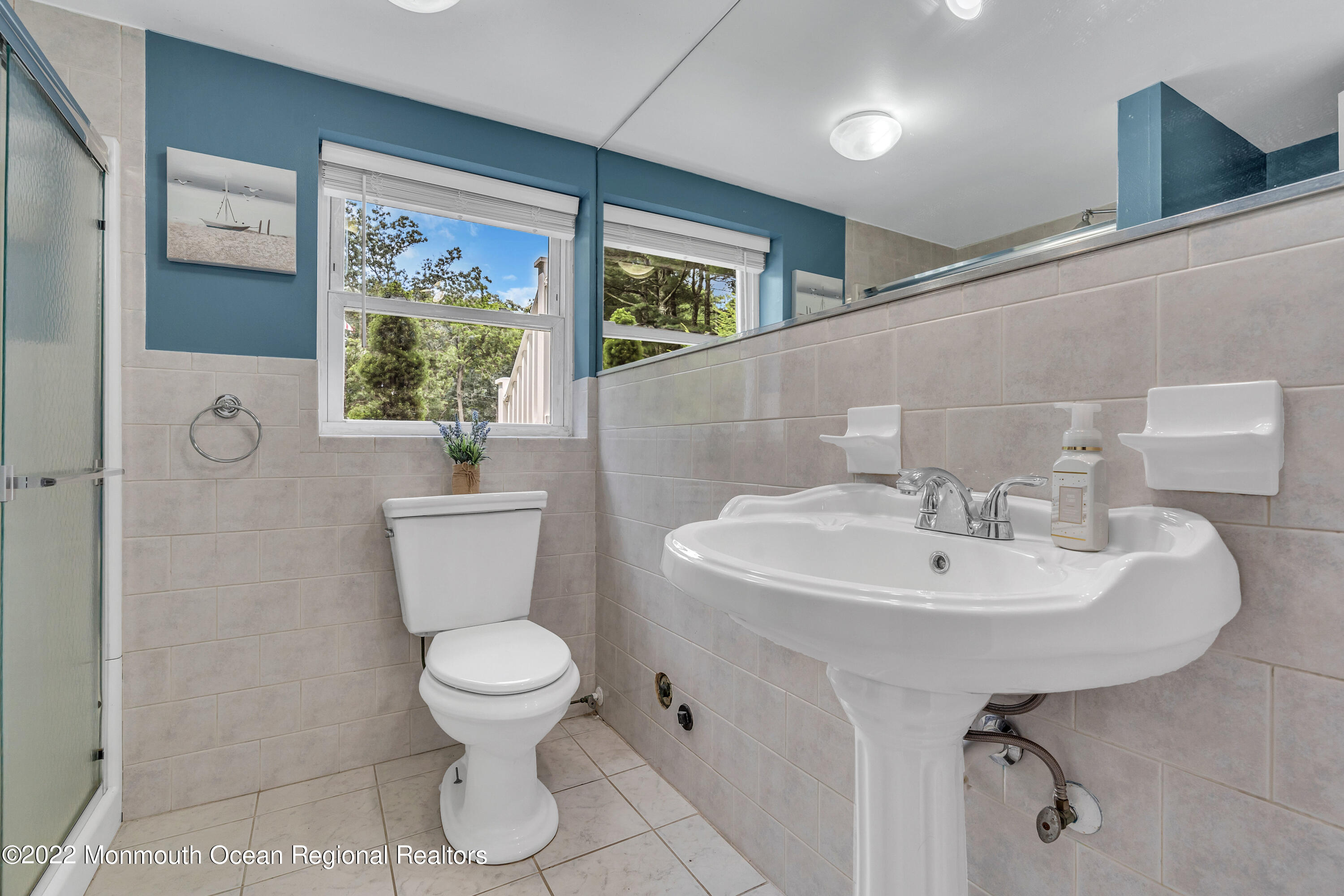 80 East Fish Road Jackson, NJ 08527 - Photo 36 of 55 First Level Bathroom