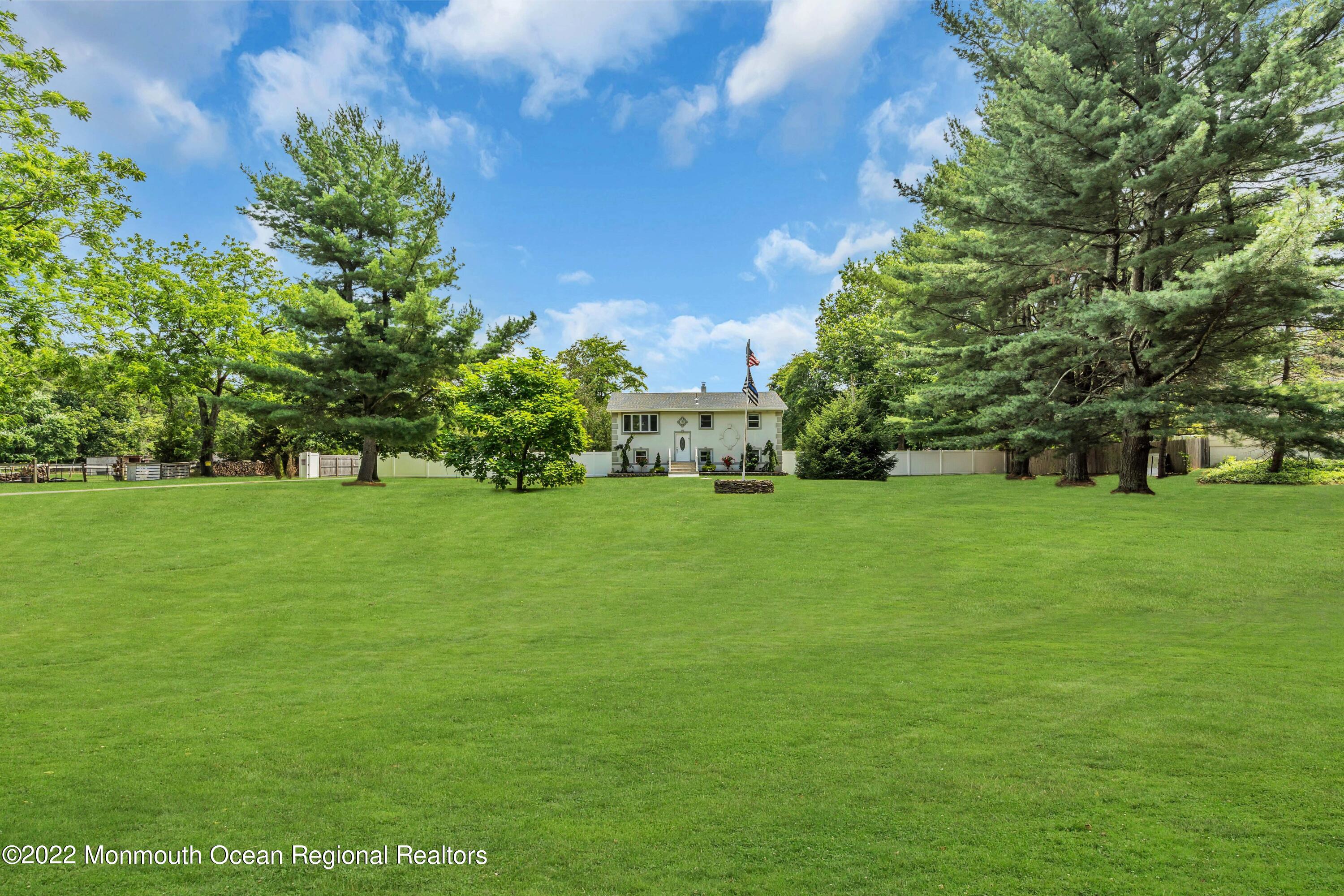 80 East Fish Road Jackson, NJ 08527 - Photo 4 of 55 Front