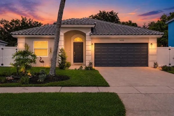 $699,999 | 5830 Southwest 102nd Avenue, Cooper City, FL 33328