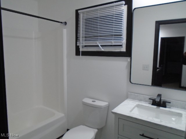 10971 Auburn Road Chardon, OH 44024 - Photo 24 of 40 Full bath with vanity and shower combination