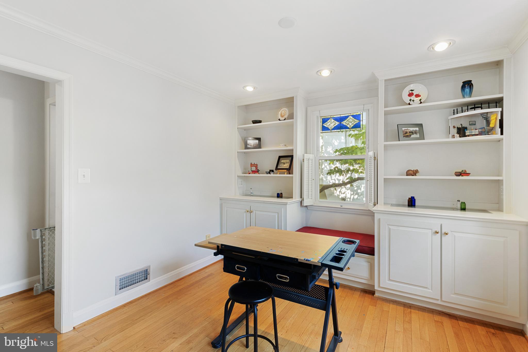 518 Dunkirk Road Baltimore, MD 21212 - Photo 16 of 43 Den or Office area on 1st floor