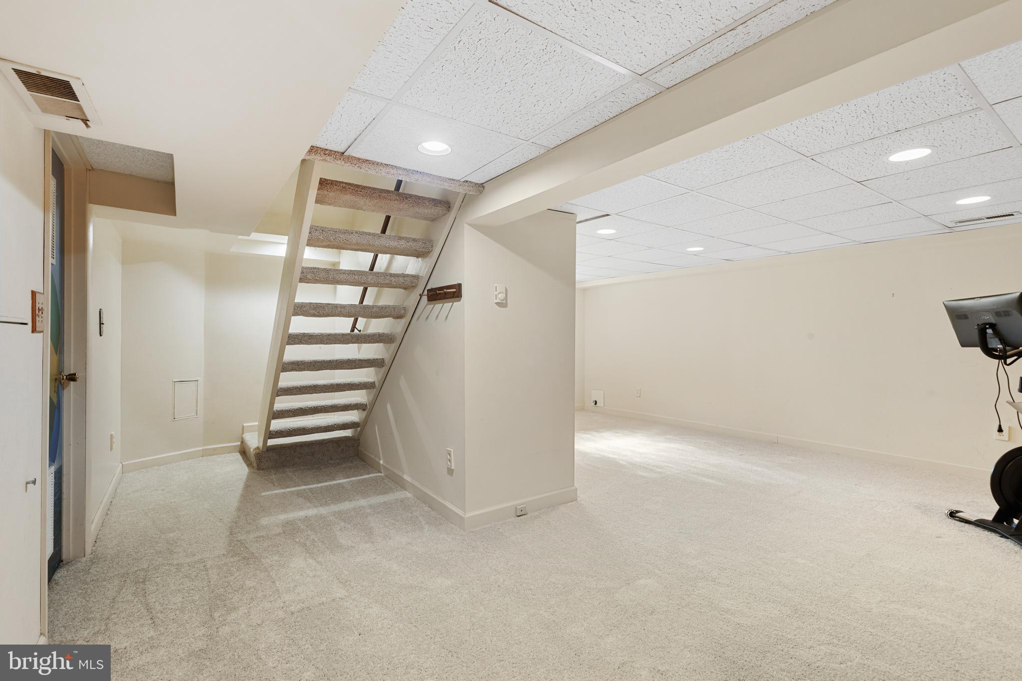 518 Dunkirk Road Baltimore, MD 21212 - Photo 32 of 43 Lower level with new carpeting