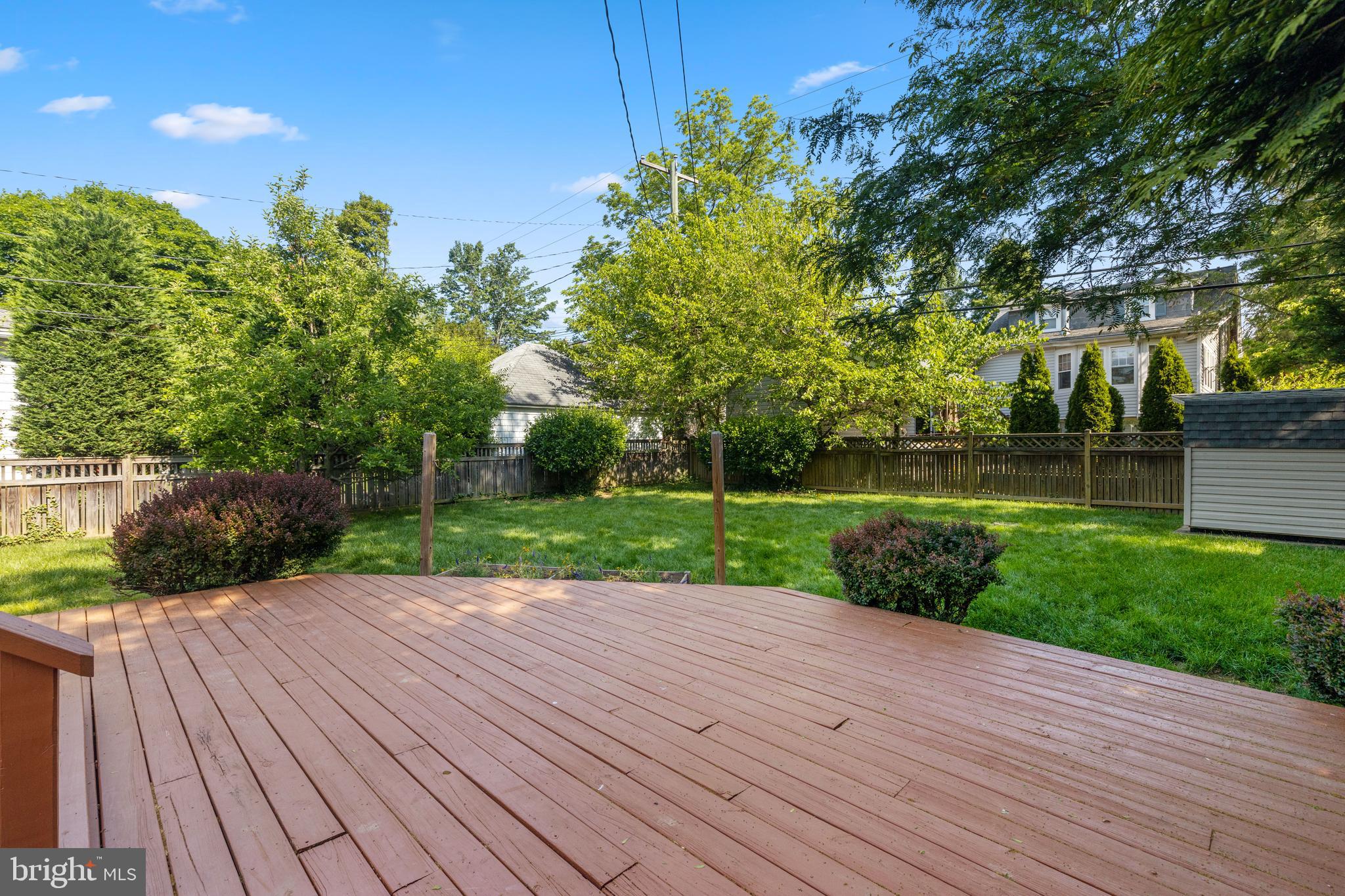518 Dunkirk Road Baltimore, MD 21212 - Photo 41 of 43 Landscaped backyard