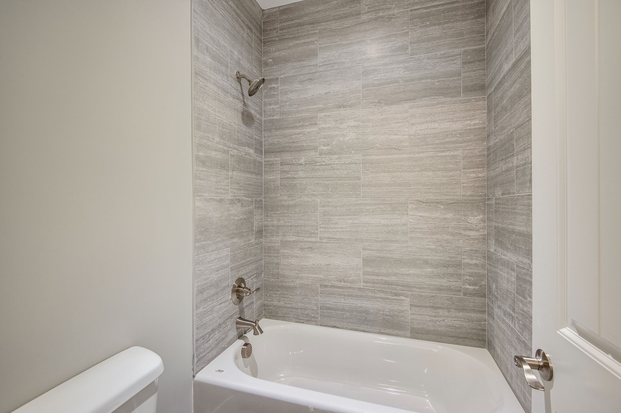 7936 Crow Cut Road Northwest Fairview, TN 37062 - Photo 22 of 36 SECONDARY TILE SHOWER and TUB . pic from previous list