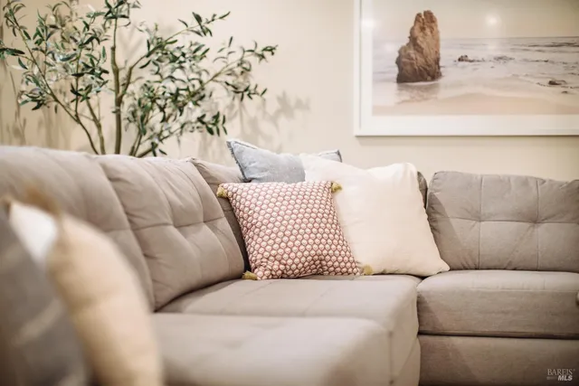 $1,249,000 | 218 Jacquelyn Lane, Petaluma, CA 94952