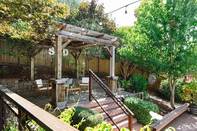 $1,249,000 | 218 Jacquelyn Lane, Petaluma, CA 94952