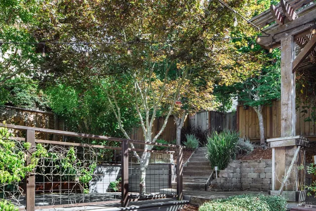 $1,249,000 | 218 Jacquelyn Lane, Petaluma, CA 94952