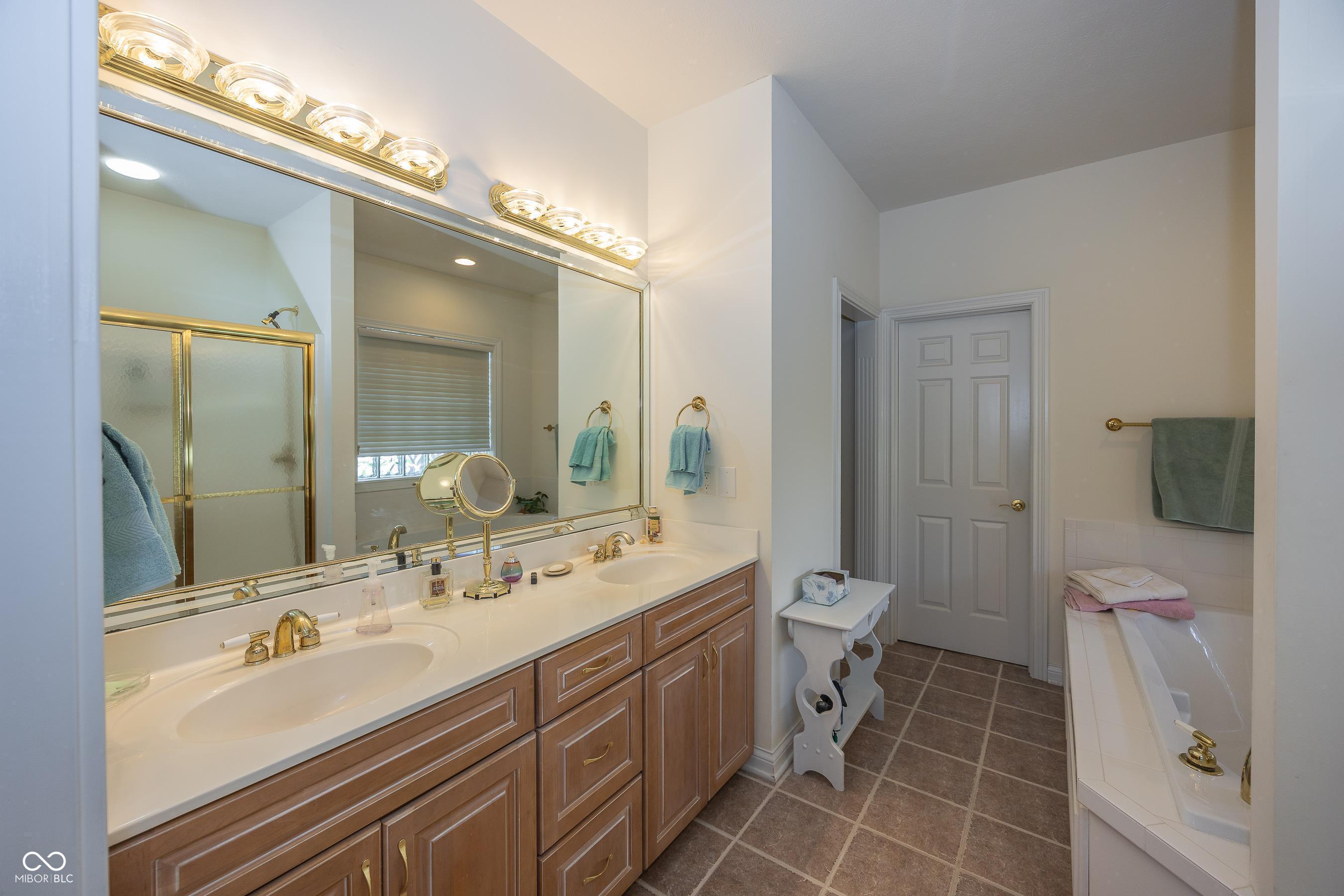8639 Vintner Way Indianapolis, IN 46256 - Photo 16 of 38