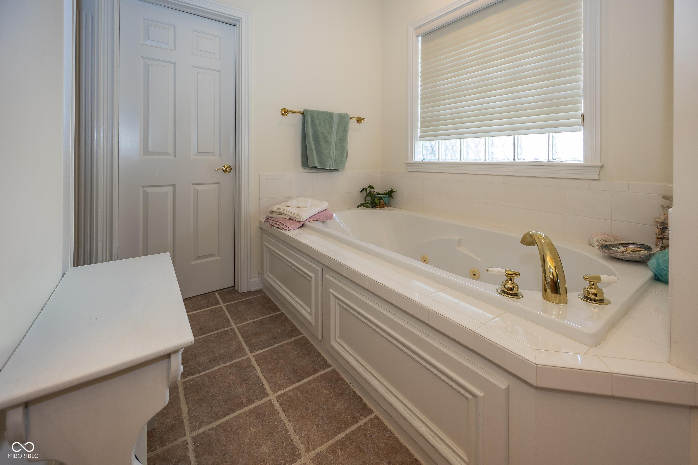 8639 Vintner Way Indianapolis, IN 46256 - Photo 17 of 38