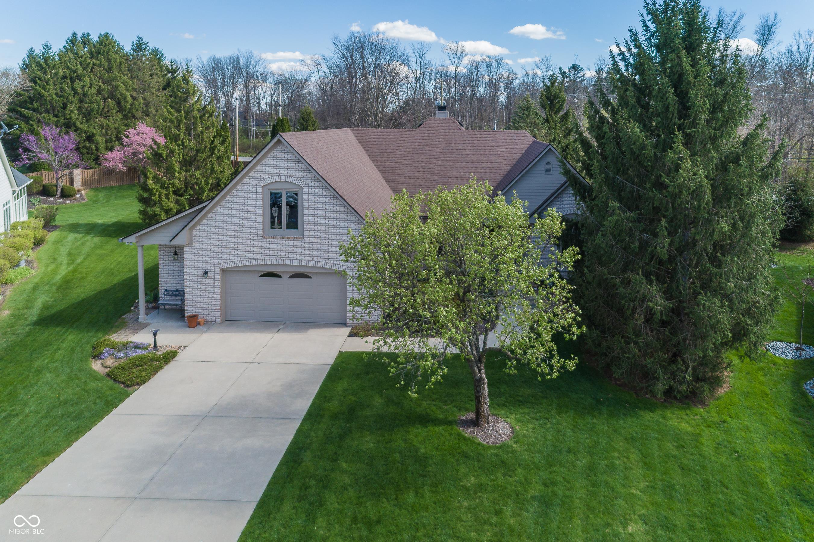 8639 Vintner Way Indianapolis, IN 46256 - Photo 2 of 38