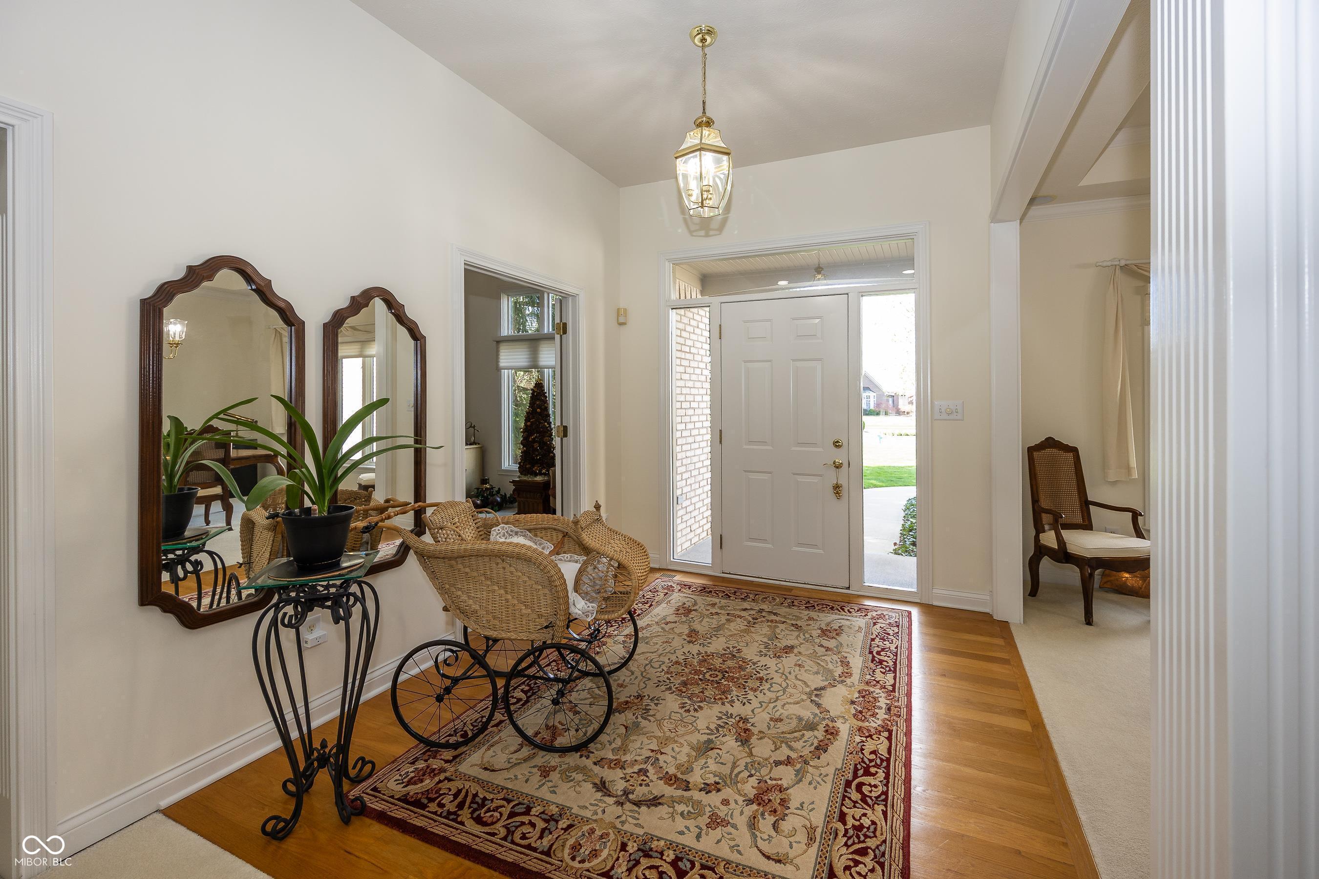 8639 Vintner Way Indianapolis, IN 46256 - Photo 4 of 38