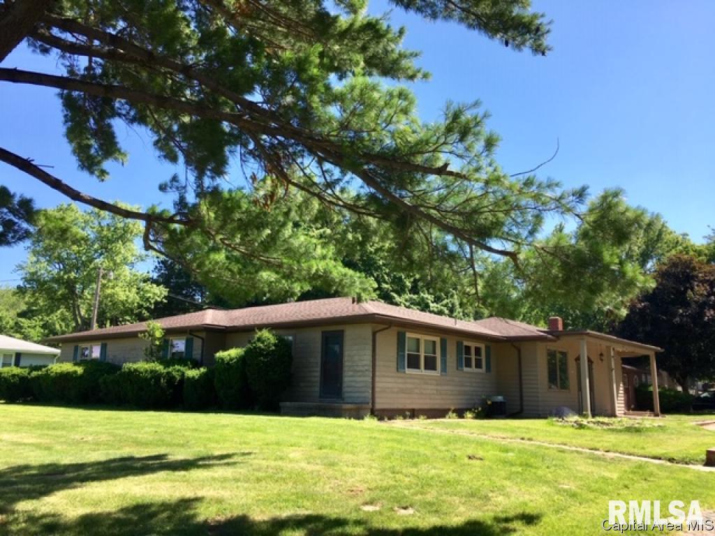 18454 Sunny Acres Road Petersburg, IL 62675 - Photo 1 of 28 Gallery Image 1