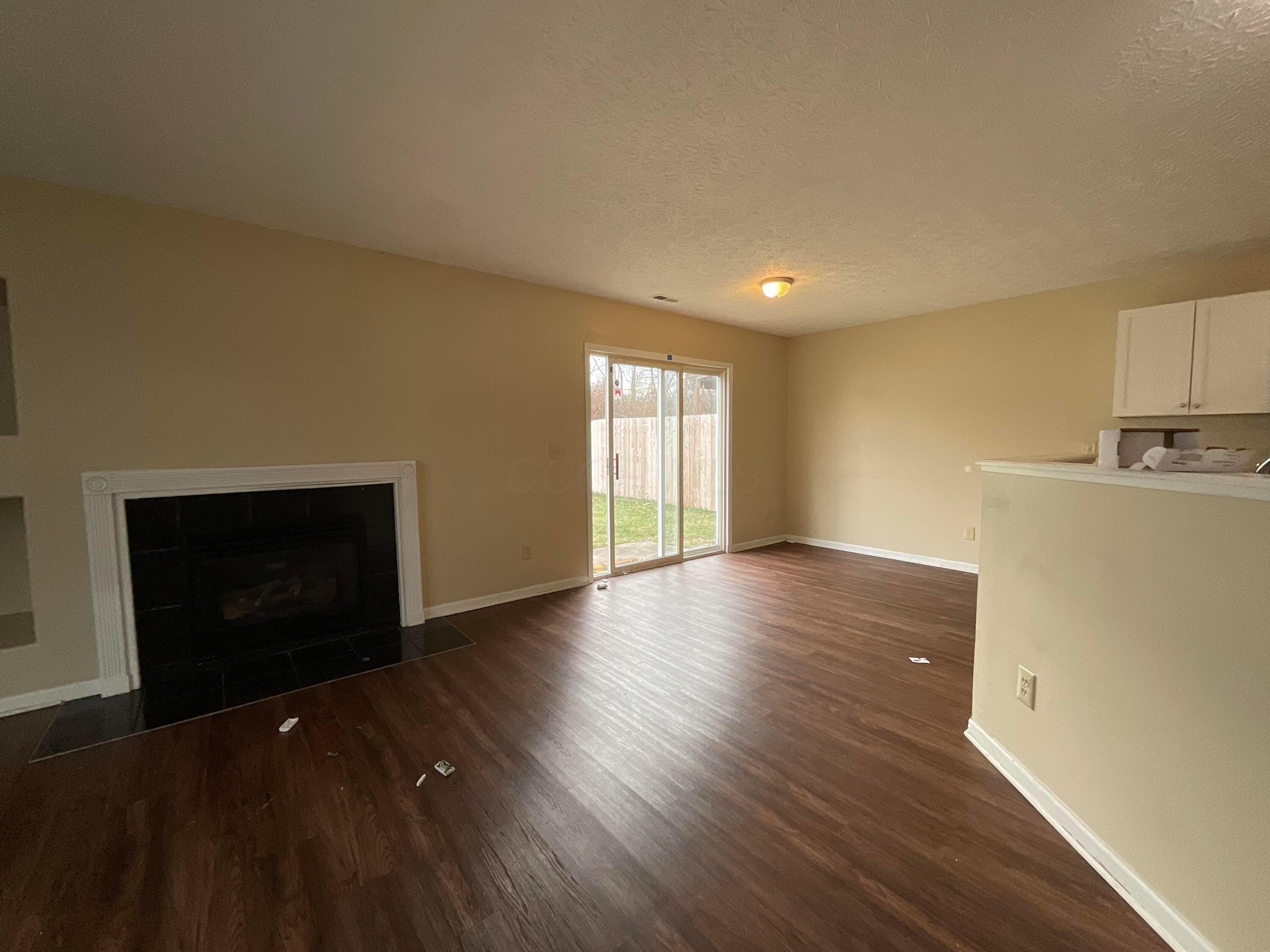 2107 Waymont Road Columbus, OH 43229 - Photo 2 of 18 IMG_2449