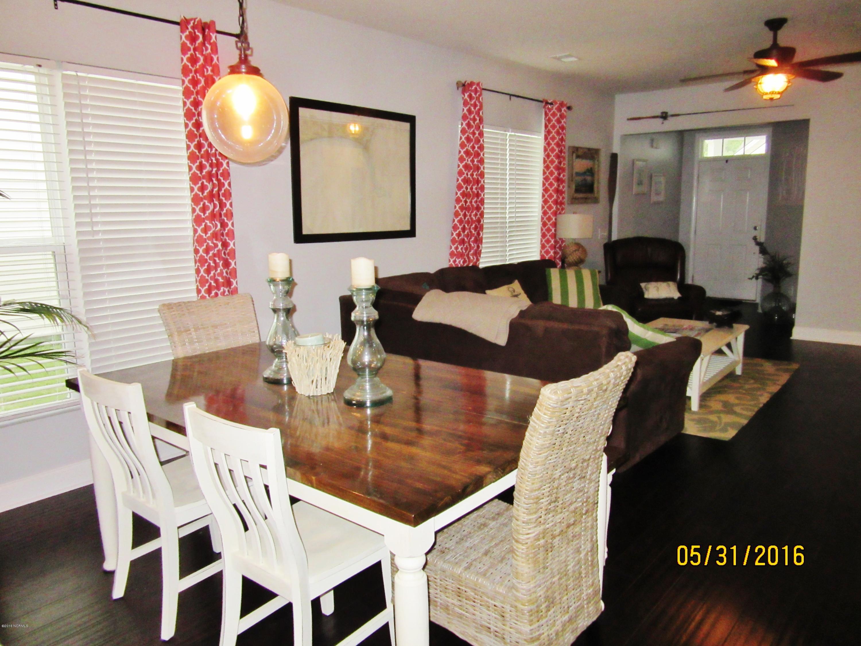 5058 Ballast Road Southport, NC 28461 - Photo 9 of 30 dininglivingarea