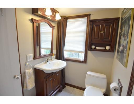 85 Wayne Street Springfield, MA 01118 - Photo 13 of 30