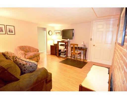 85 Wayne Street Springfield, MA 01118 - Photo 19 of 30
