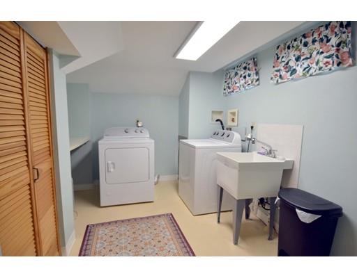 85 Wayne Street Springfield, MA 01118 - Photo 23 of 30