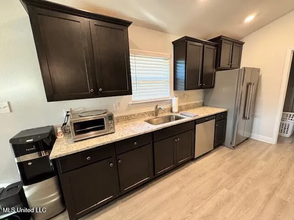 $2,050 | 14057 Plantation Oaks Drive, Gulfport, MS 39503