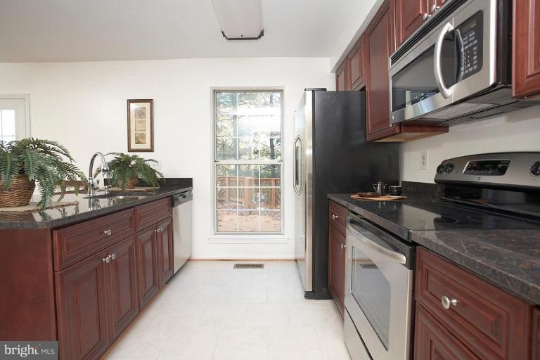 15043 Shamrock Ridge Road Silver Spring, MD 20906 - Photo 13 of 30 Kitchen