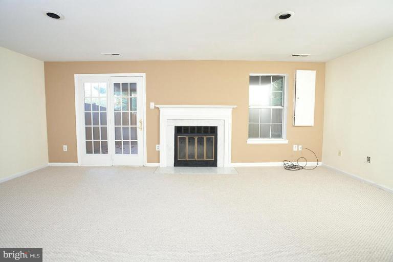 15043 Shamrock Ridge Road Silver Spring, MD 20906 - Photo 23 of 30 Family Room