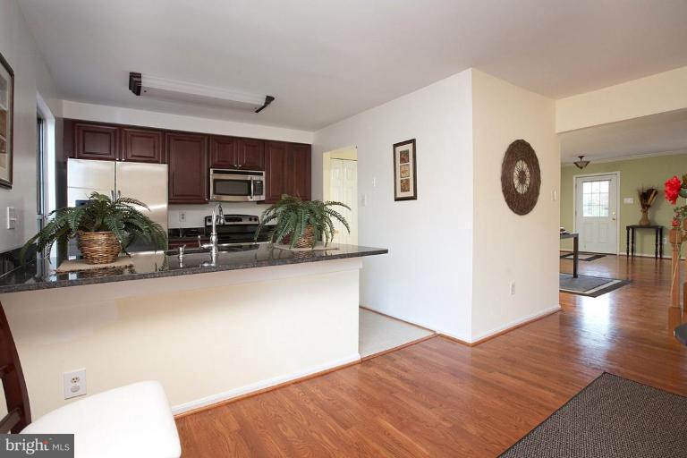 15043 Shamrock Ridge Road Silver Spring, MD 20906 - Photo 10 of 30 Kitchen