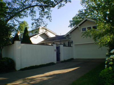 118 Irvine Road Lexington, KY 40502 - Photo 22 of 39 Shadey view of the walled courtyard and