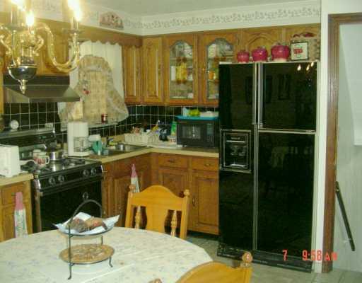 753 Center Road Plum, PA 15239 - Photo 3 of 8 Kitchen.