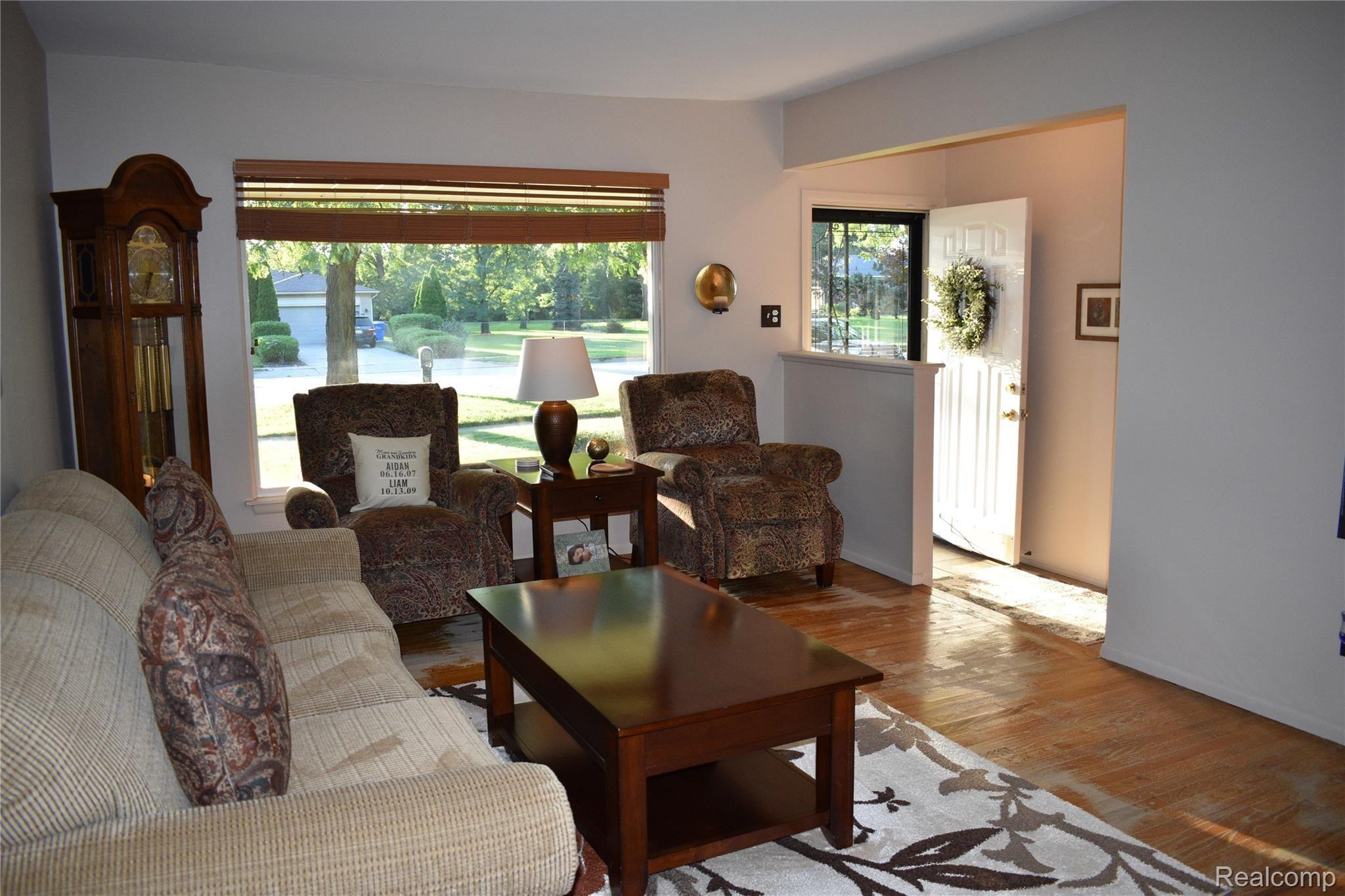27582 Ryan Road Warren, MI 48092 - Photo 11 of 24 11.JPG